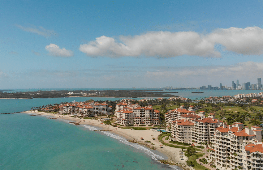 Los barrios más lujosos de Miami, Los barrios más lujosos de Miami para familias, Inversión en los barrios más lujosos de Miami, Propiedades frente al mar en los barrios más lujosos de Miami, Alquileres de lujo en los barrios más lujosos de Miami, Comprar casa en los barrios más lujosos de Miami, Mejores barrios de lujo en Miami 2024, Guía de los barrios más lujosos de Miami, Vida nocturna en los barrios más lujosos de Miami, Seguridad en los barrios más lujosos de Miami, Escuelas en los barrios más lujosos de Miami.